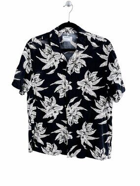 Old Navy Men's Loose Fit Vintage Hawaiian Shirt - Black & White Floral Print